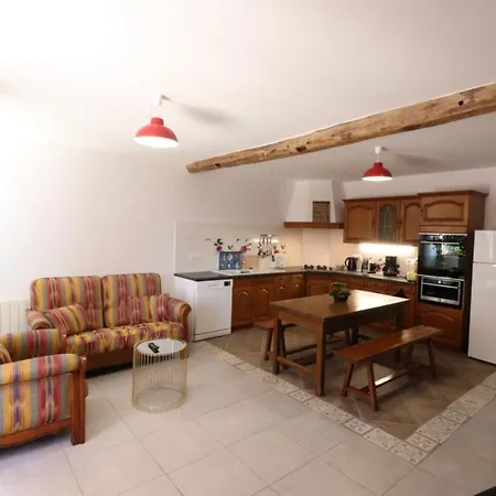 Ferienhaus Maison Renovee En 2022 Avec Jardin Et Terrasse, Proche Des Sites Touristiques Et Des Lacs Cantal - Fr-1-742-374 Pléaux