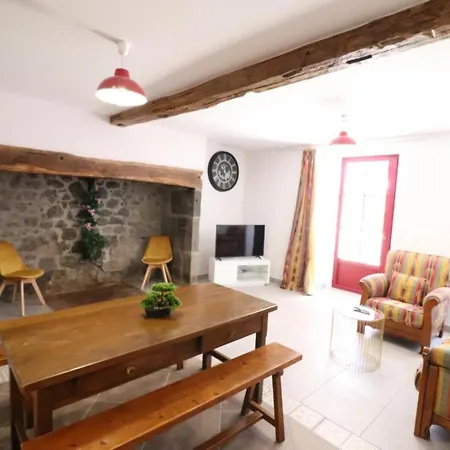 Maison Renovee En 2022 Avec Jardin Et Terrasse, Proche Des Sites Touristiques Et Des Lacs Cantal - Fr-1-742-374 * Pléaux