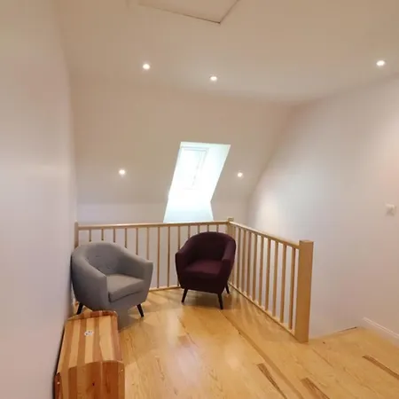 Maison Renovee En 2022 Avec Jardin Et Terrasse, Proche Des Sites Touristiques Et Des Lacs Cantal - Fr-1-742-374 *
