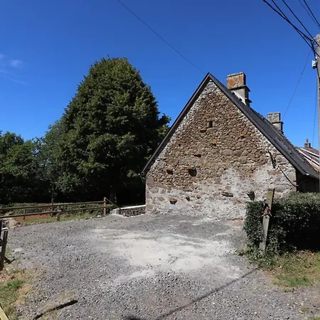 Maison Renovee En 2022 Avec Jardin Et Terrasse, Proche Des Sites Touristiques Et Des Lacs Cantal - Fr-1-742-374 Ferienhaus Pléaux